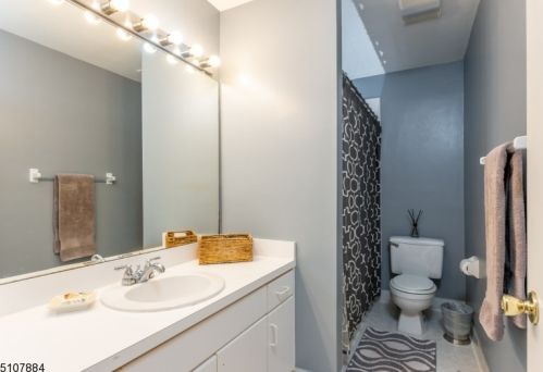 2 Brookview Cir, Dover NJ  07869-4636 exterior