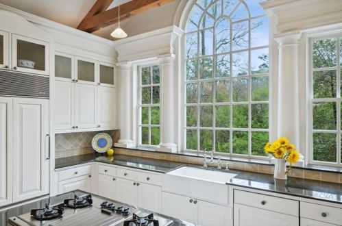 1041 Farmington Ln, Atlanta GA  30319-2811 exterior