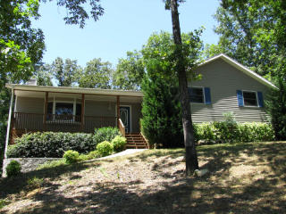 207 Laurel Dr, Calhoun, GA 30701-9138