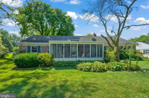 2113 Lyndell Dr, Lancaster, PA 17601-5727