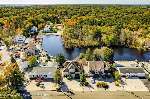 36 Sand Bar Dr, Berkeley Township, NJ 08721-3548