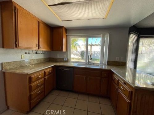 1923 Kingsbury Dr, Redlands, CA 92374-1723