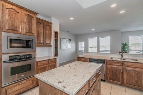 10133 Red Bluff Ln, Fort Worth TX  76177-7351 exterior
