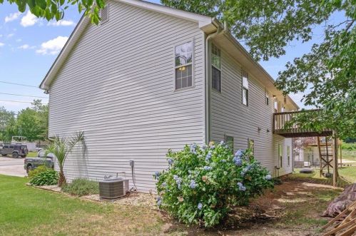 1009 Pine Valley Rd, Gainesville, GA 30501-7502
