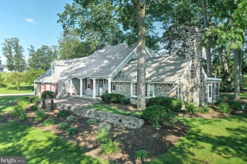 820 Westminster Ave, Hanover, PA 17331-9235