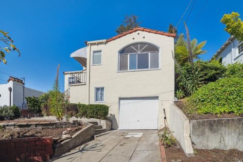 562 Rodeo Ave, Rodeo, CA 94572-1440