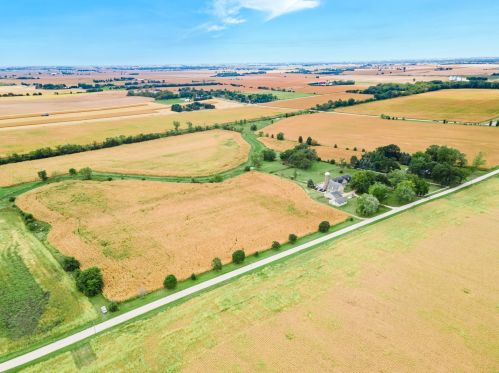 15346 Quigley Rd, Sycamore IL  60178-8362 exterior