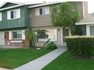 19921 Derbyshire Ln, Huntington Beach CA  92646-4011 exterior
