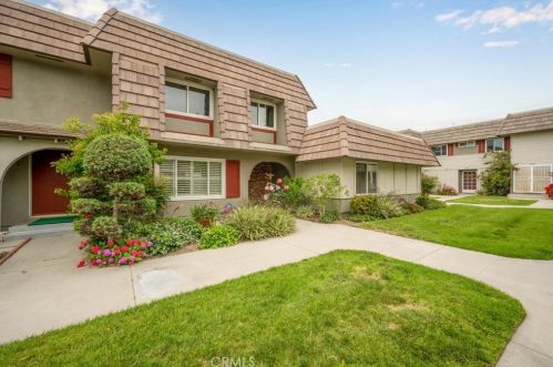4781 Larwin Ave, Cypress, CA 90630-3512