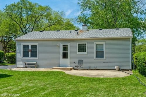 311 Raupp Blvd, Buffalo Grove, IL 60089-2144