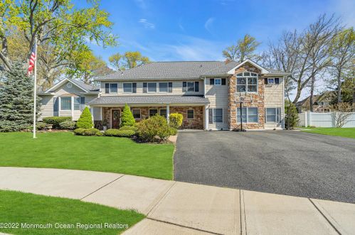 11 Judith Ct, Tinton Falls, NJ 07712-4136