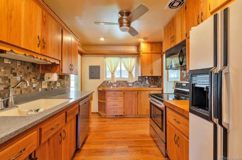 725 Briarwood Dr, Aurora CO 80226-3704 exterior