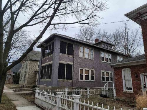 409 Grove St, Rockford, IL 61104-2020