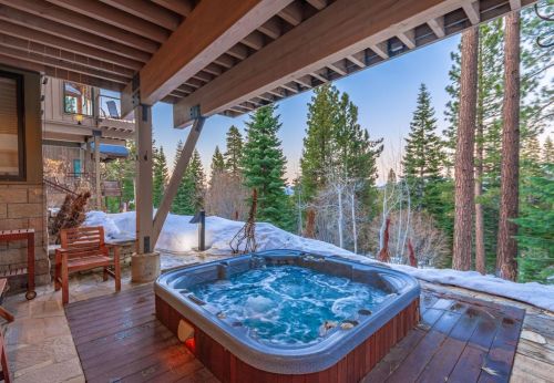 1721 Grouse Rdg, Truckee CA  96161-4033 exterior