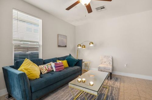 2215 Katy Ln, Georgetown, TX 78626-7581