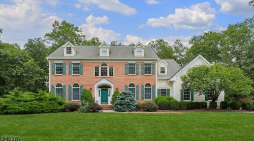 884 Garfield Ave, Bridgewater, NJ 08807-1164