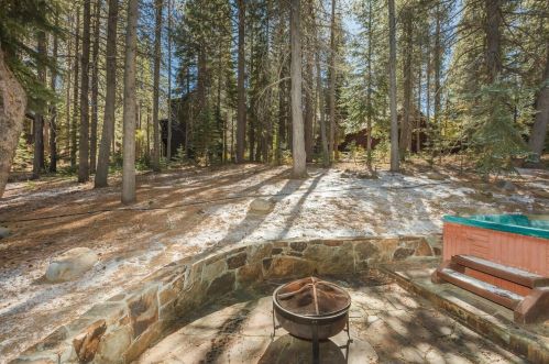 14005 Swiss Ln, Truckee CA  96161-7129 exterior