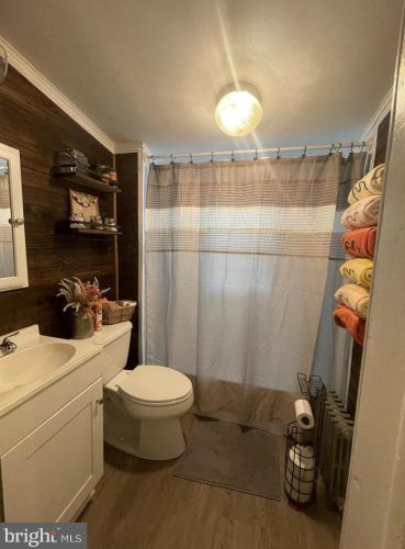 160 Crst Ave, Trenton NJ  08690-2103 exterior