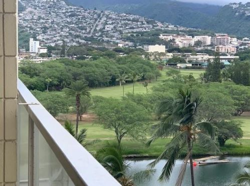 445 Seaside Ave, Honolulu HI  96815-2640 exterior