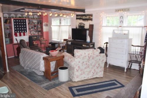 37 Minnetonka Rd, Somerdale, NJ 08083-2718