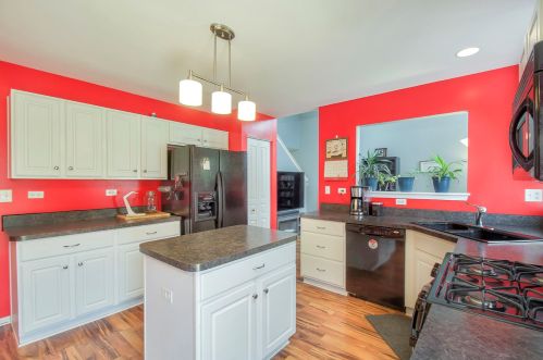 535 Lancaster C, Pingree Grove IL  60140-9156 exterior