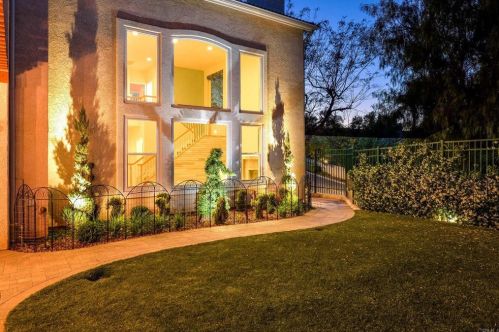 391 Kitetail St, Simi Valley, CA 93065-0601