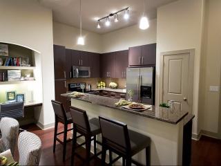 2455 Dunstan Rd, Houston TX  77005-2520 exterior