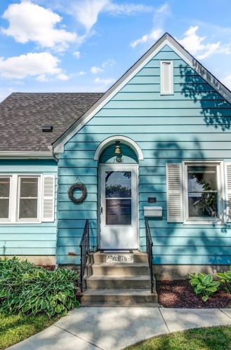 3106 Benjamin St, Minneapolis, MN 55418-2326