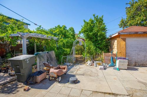 913 Maple St, Glendale CA  91205-1828 exterior