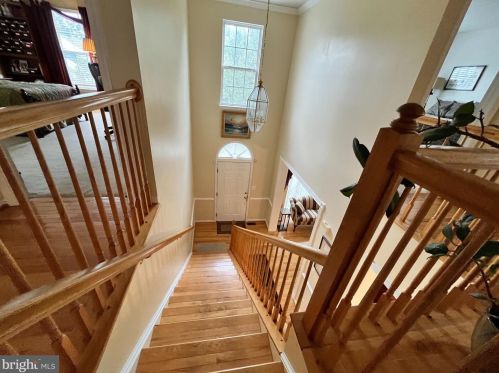 1932 Brooke Farm Ct, Woodbridge VA  22192-5662 exterior