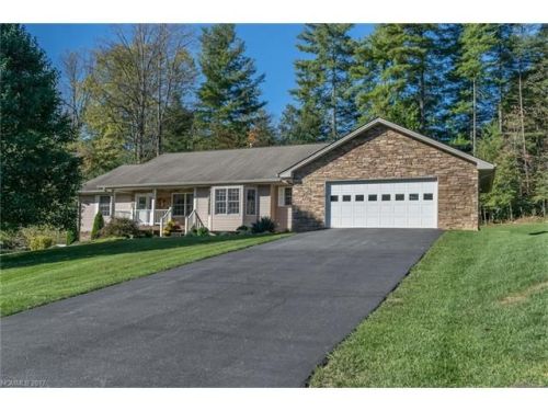 57 Sunset Ridge Dr, Etowah, NC 28729-7754
