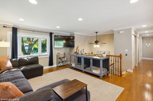 604 Geri Ct, Palatine, IL 60067-2326
