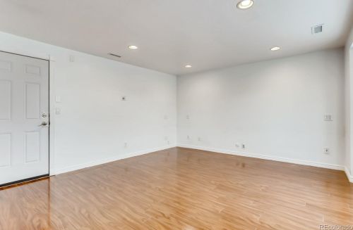 5262 Dearborn St, Denver CO 80239-6037 exterior