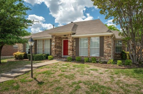 4325 Crystal Ln, Garland TX  75043-6661 exterior