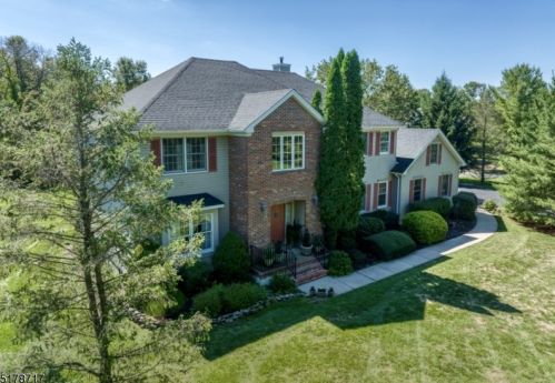 11 Governor Rd, Flemington, NJ 08822-7203