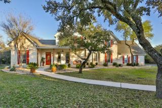 107 Wood Berry Ln, Fair Oaks, TX 78015-8354