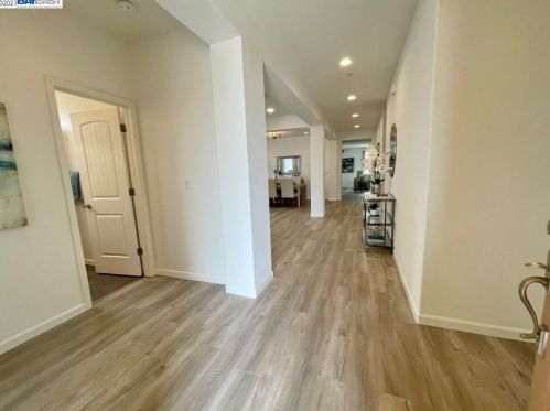2411 Amantea Way, Pleasanton, CA 94568-7329