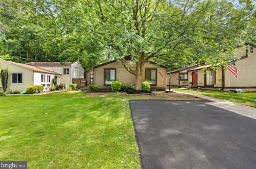 2233 Sanibel Dr, Herndon, VA 20191-1227