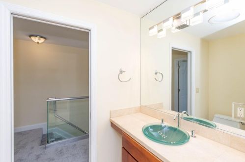 947 Auburnview Dr, Cincinnati OH  45206-2582 exterior