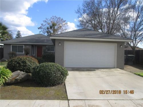 2704 Riverview Dr, Madera, CA 93637-2632