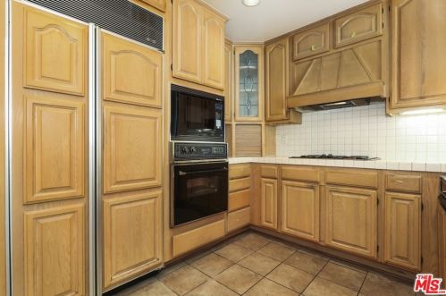 889 Calle Amable, Glendale CA  91208-3058 exterior