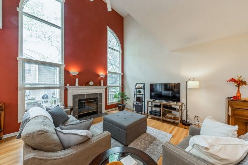 816 Drew Ln, Palatine, IL 60067-0916