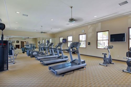 1470 Caminito Sicilia, Chula Vista CA  91915-4142 exterior