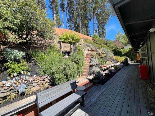 518 Pixie Trl, Mill Valley, CA 94941-3371