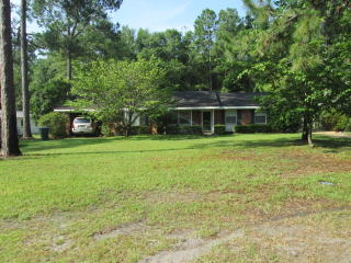 32 Sylvan Dr, Jesup, GA 31546-3410