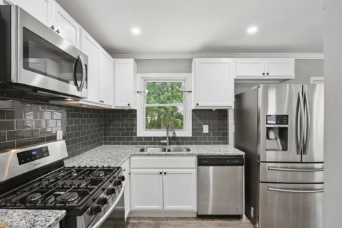 3048 Cottonwood Dr, Atlanta GA  30316-4906 exterior