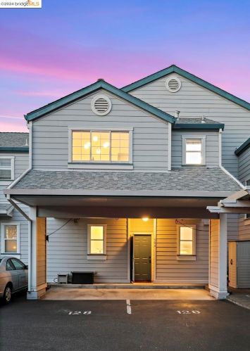 502 Commodore Dr, Richmond CA  94804-4583 exterior
