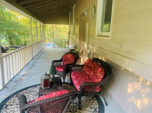 3625 Creekwood Trl, Loganville, GA 30052-2813