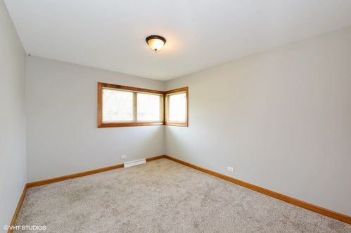 715 67 Pl, Willowbrook IL  60527-8502 exterior