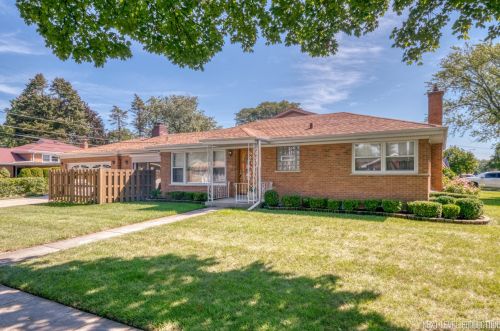 5618 Church St, Morton Grove, IL 60053-2505